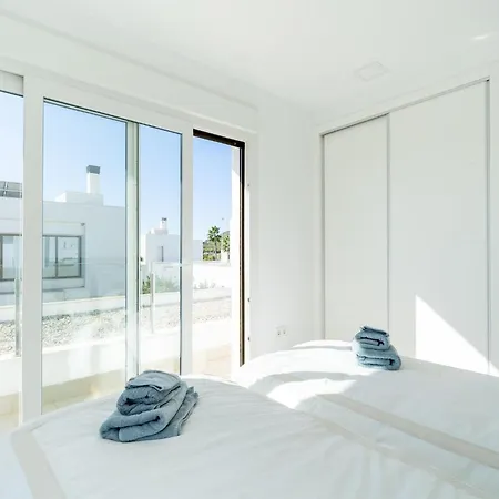 Elegant With Pool Σπίτι διακοπών