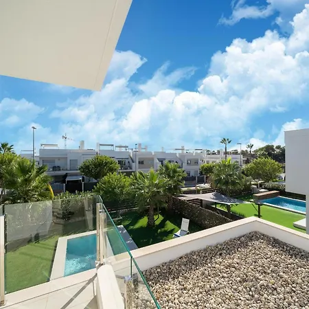 Elegant With Pool Holiday home